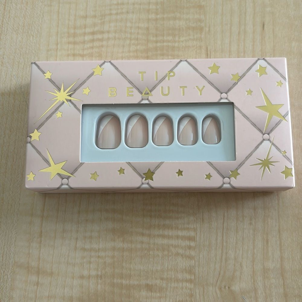 Tip Beauty Nails​